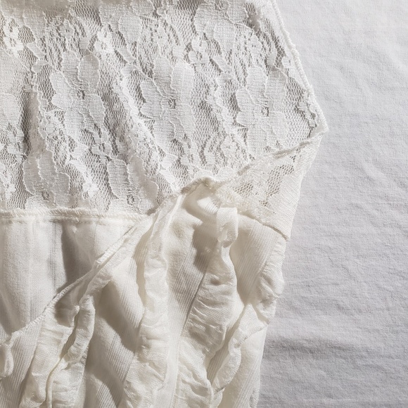 *Mod Land* Cream lace and ruffle sleeveless cover up, large - Picture 7 of 8